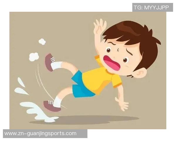 足球比赛中的恐怖受伤事件揭示了运动安全的重要性与急救知识的必要性